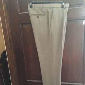 Van Heusen Men’s Slim Fit Dress Pants.